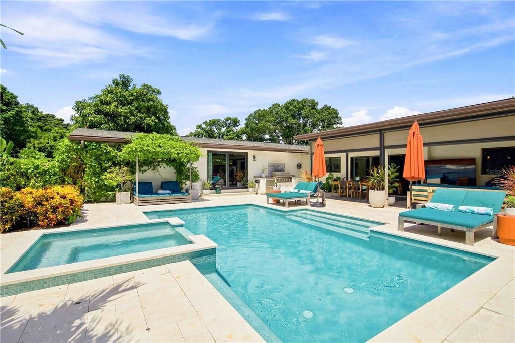 En Venta: $1,295,000 (4 camas, 3 baños, 2360 Pies cuadrados)