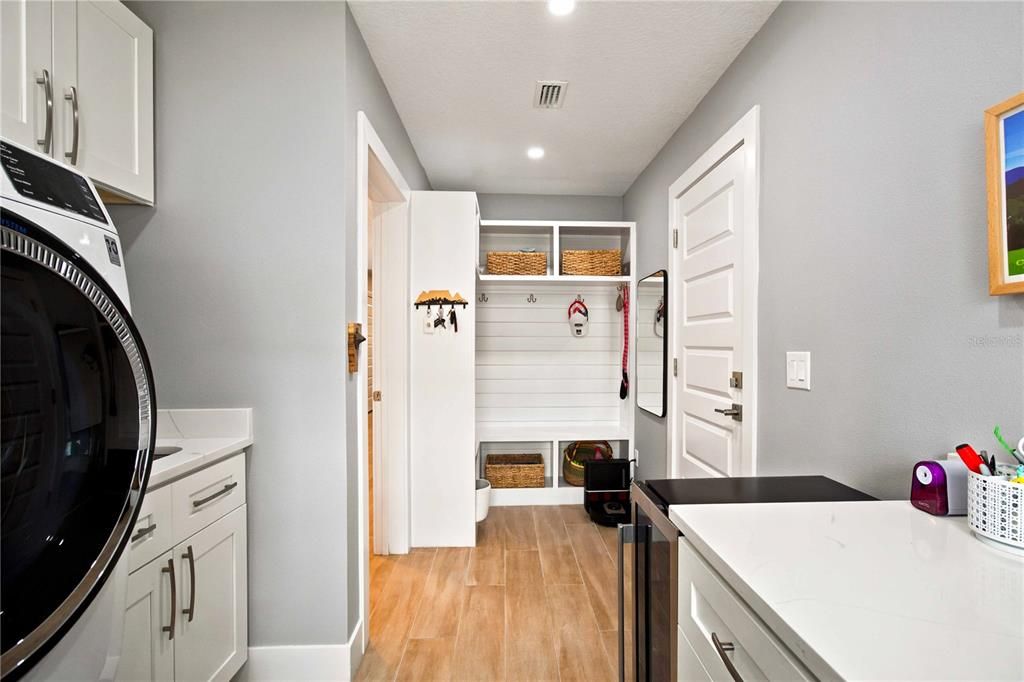 En Venta: $1,295,000 (4 camas, 3 baños, 2360 Pies cuadrados)