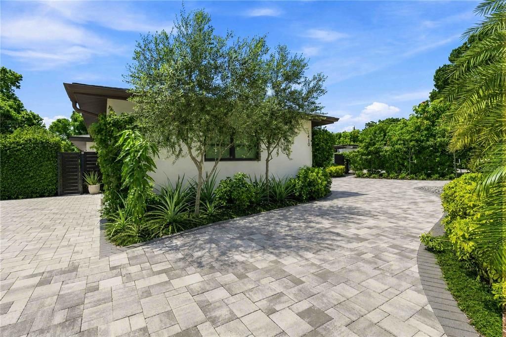 En Venta: $1,295,000 (4 camas, 3 baños, 2360 Pies cuadrados)