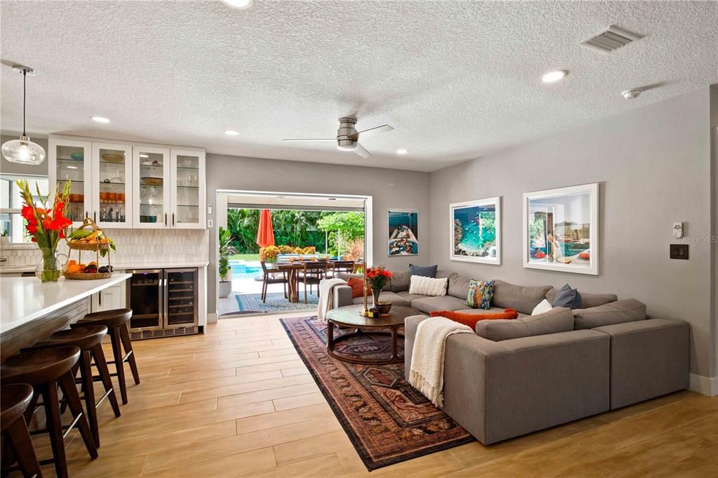En Venta: $1,295,000 (4 camas, 3 baños, 2360 Pies cuadrados)