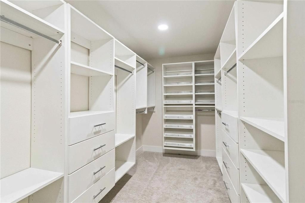 En Venta: $1,295,000 (4 camas, 3 baños, 2360 Pies cuadrados)