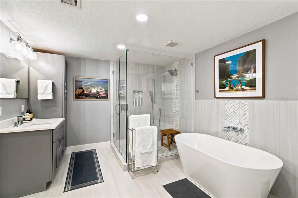 En Venta: $1,295,000 (4 camas, 3 baños, 2360 Pies cuadrados)