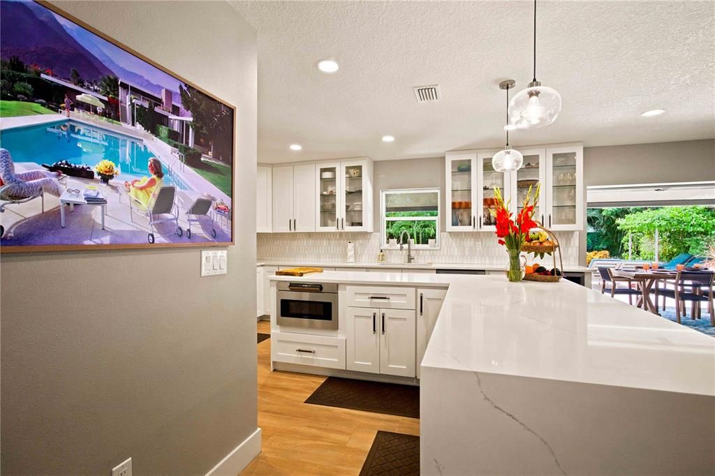 En Venta: $1,295,000 (4 camas, 3 baños, 2360 Pies cuadrados)