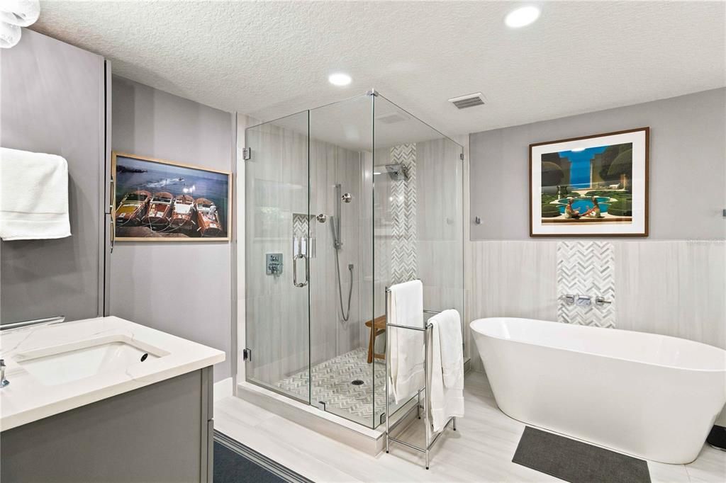 En Venta: $1,295,000 (4 camas, 3 baños, 2360 Pies cuadrados)