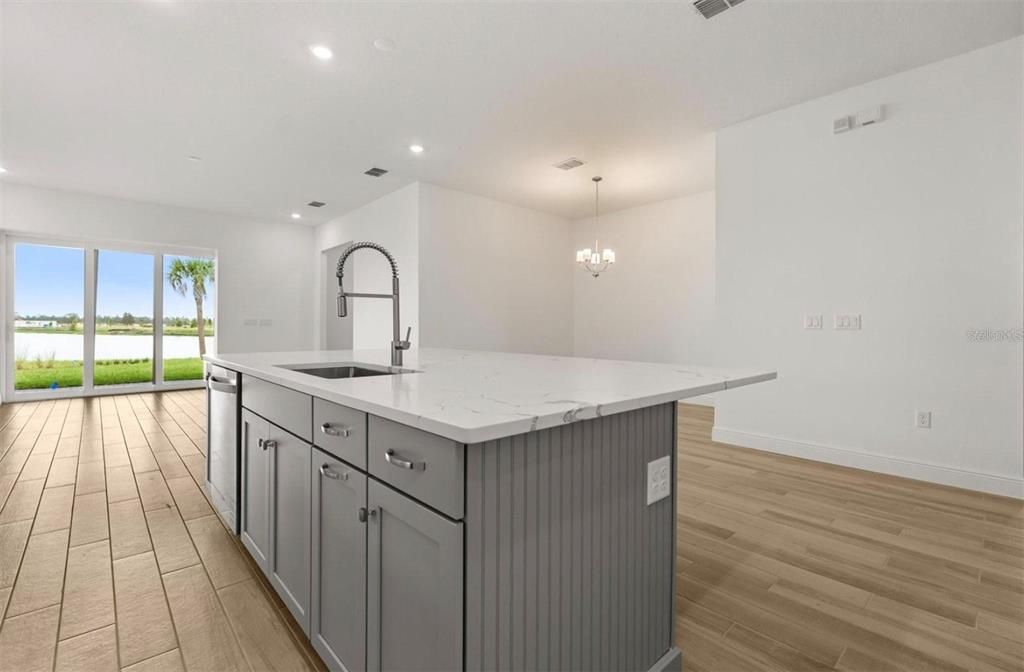 For Rent: $4,800 (5 beds, 3 baths, 3092 Square Feet)
