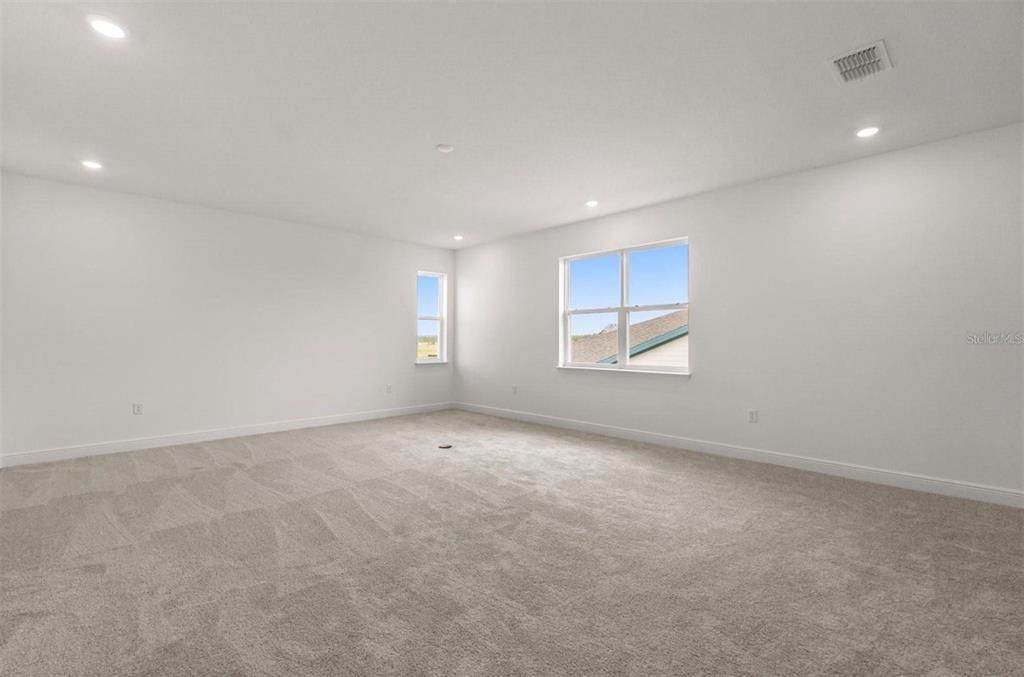 For Rent: $4,800 (5 beds, 3 baths, 3092 Square Feet)