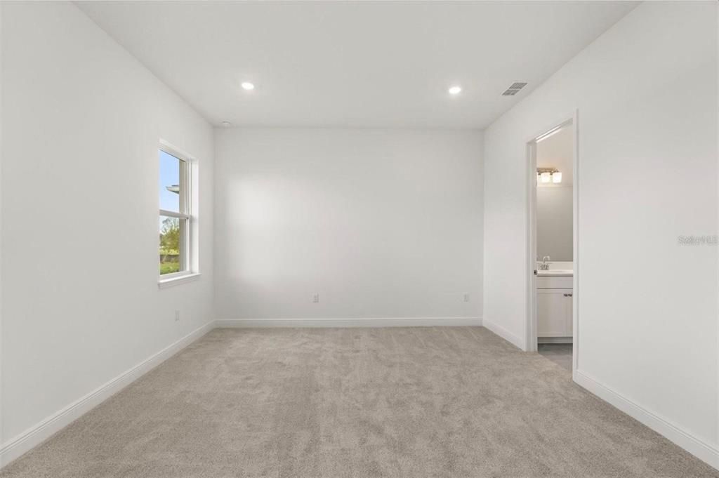 For Rent: $4,800 (5 beds, 3 baths, 3092 Square Feet)