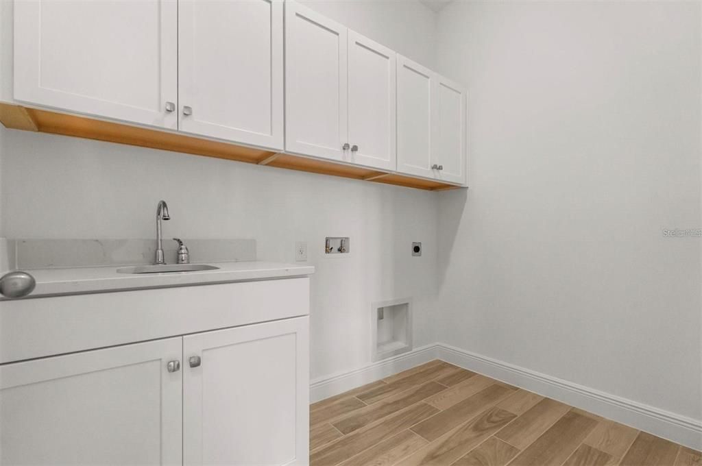 For Rent: $4,800 (5 beds, 3 baths, 3092 Square Feet)