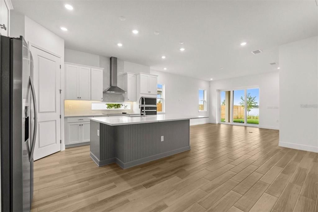 For Rent: $4,800 (5 beds, 3 baths, 3092 Square Feet)