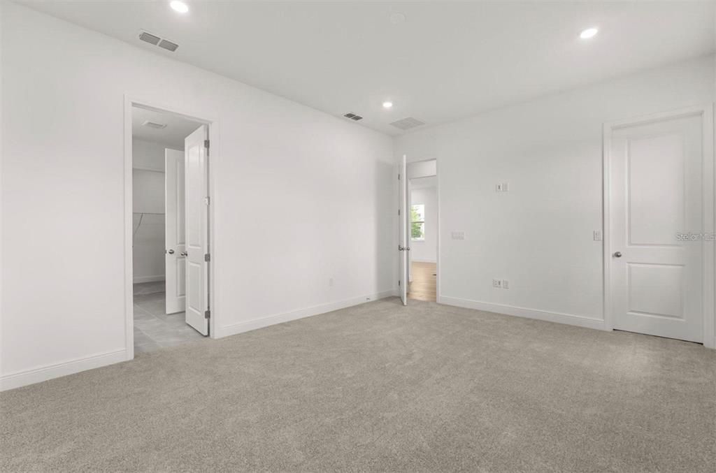 For Rent: $4,800 (5 beds, 3 baths, 3092 Square Feet)