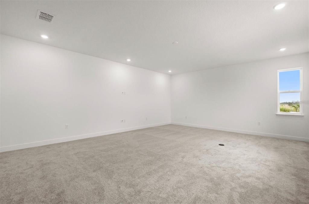 For Rent: $4,800 (5 beds, 3 baths, 3092 Square Feet)