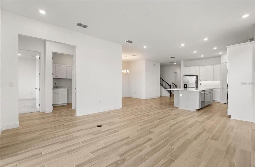 For Rent: $4,800 (5 beds, 3 baths, 3092 Square Feet)