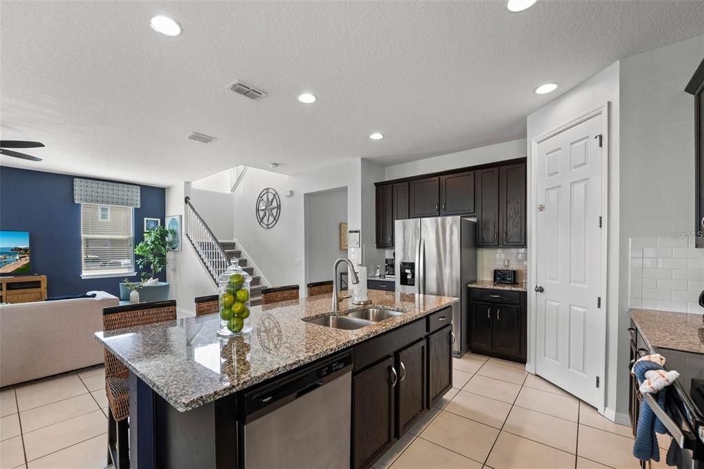 En Venta: $508,999 (4 camas, 3 baños, 2488 Pies cuadrados)