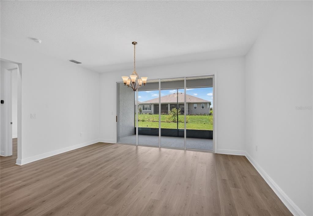 En Venta: $550,630 (3 camas, 3 baños, 2211 Pies cuadrados)