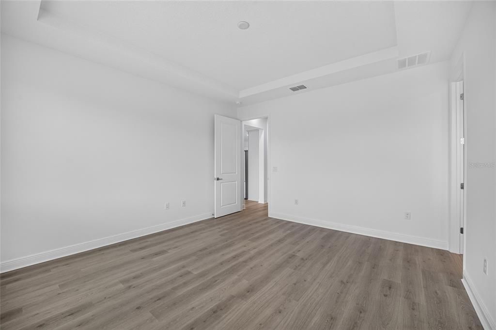 En Venta: $550,630 (3 camas, 3 baños, 2211 Pies cuadrados)