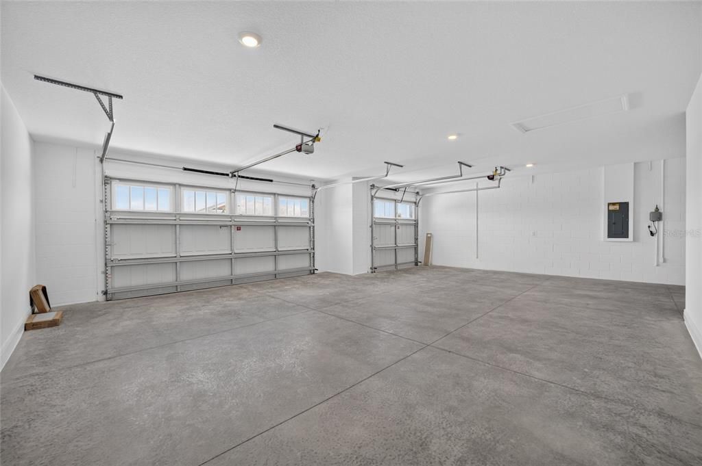 En Venta: $550,630 (3 camas, 3 baños, 2211 Pies cuadrados)