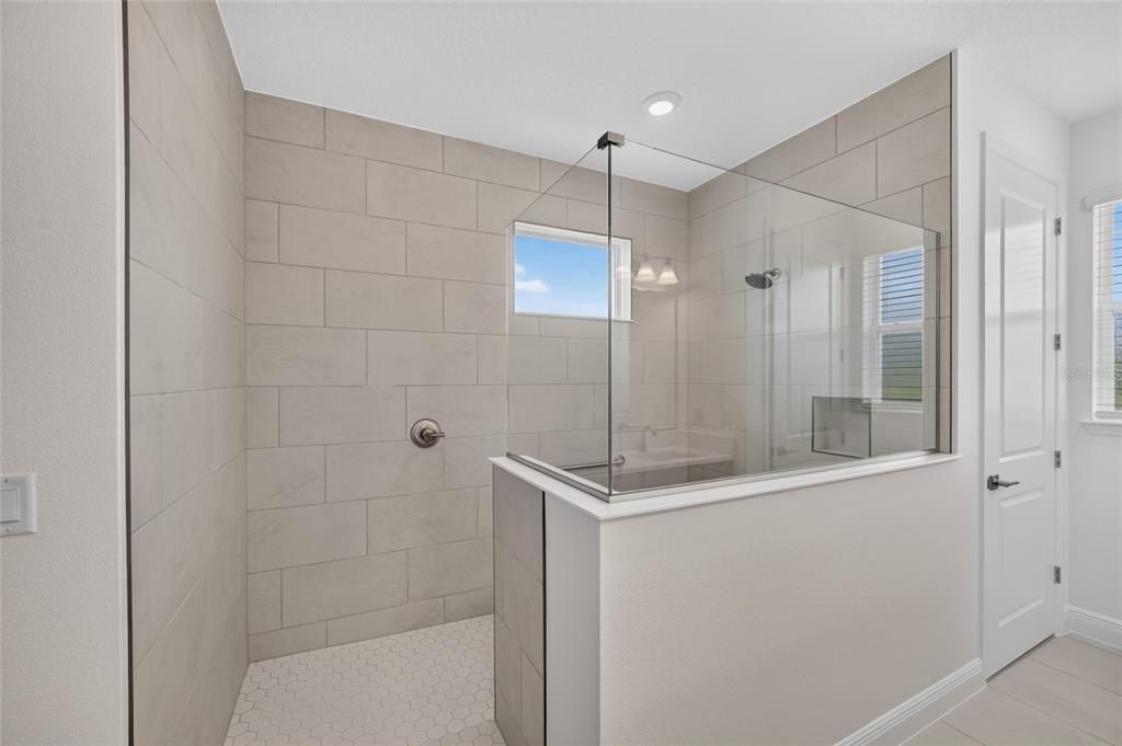 En Venta: $550,630 (3 camas, 3 baños, 2211 Pies cuadrados)
