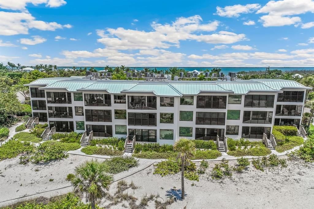 Vendido Recientemente: $975,000 (1 camas, 2 baños, 828 Pies cuadrados)