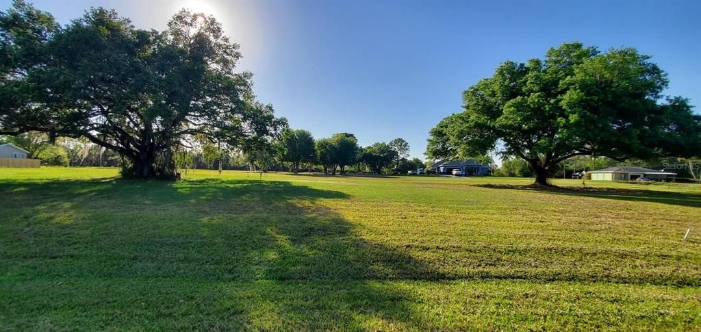 На продажу: $65,000 (0.16 acres)
