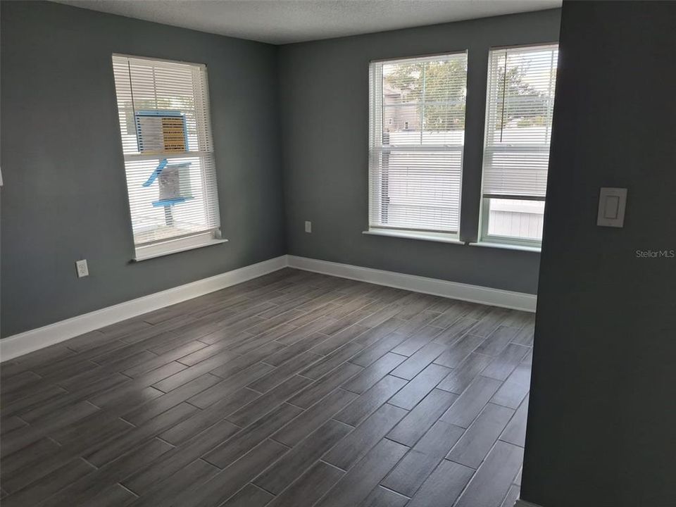 For Rent: $1,700 (3 beds, 1 baths, 1152 Square Feet)