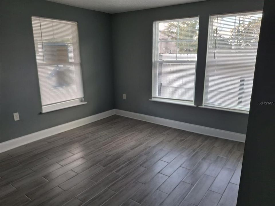 For Rent: $1,700 (3 beds, 1 baths, 1152 Square Feet)