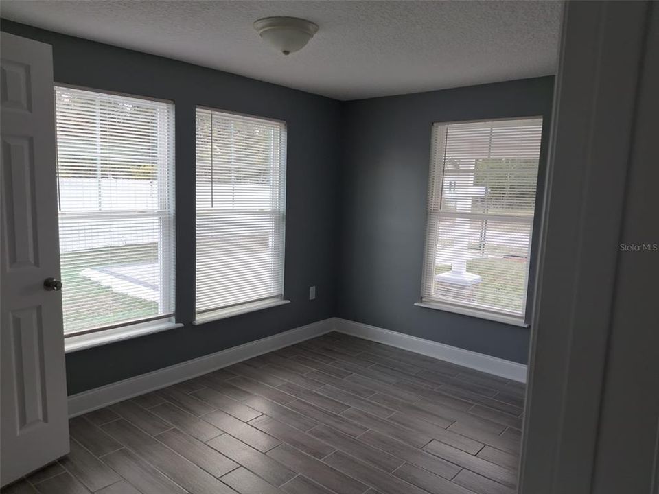 For Rent: $1,700 (3 beds, 1 baths, 1152 Square Feet)