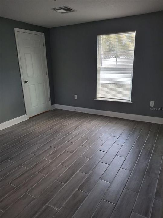 For Rent: $1,700 (3 beds, 1 baths, 1152 Square Feet)