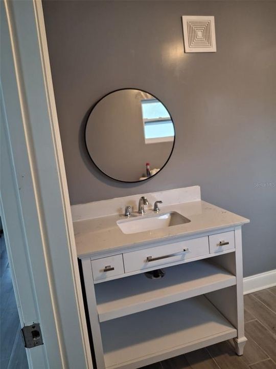 For Rent: $1,700 (3 beds, 1 baths, 1152 Square Feet)