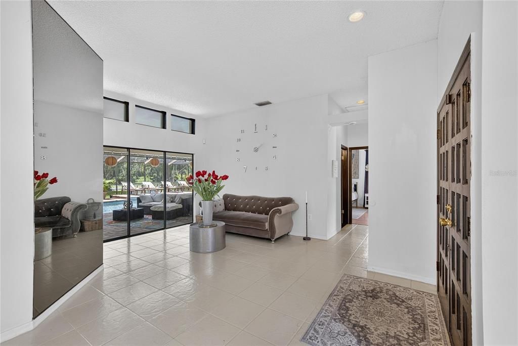 En Venta: $450,000 (4 camas, 3 baños, 2186 Pies cuadrados)