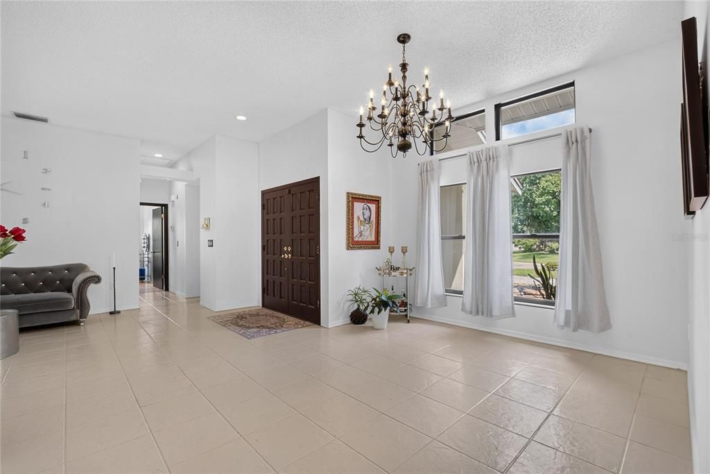 En Venta: $450,000 (4 camas, 3 baños, 2186 Pies cuadrados)