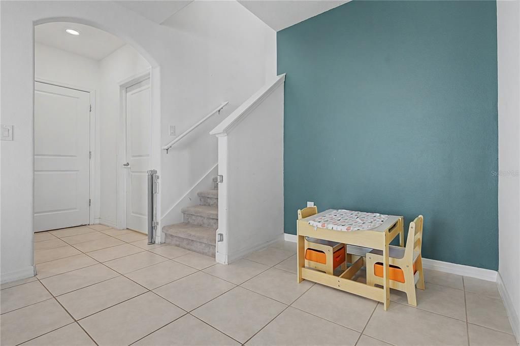 En Venta: $350,000 (4 camas, 2 baños, 2073 Pies cuadrados)