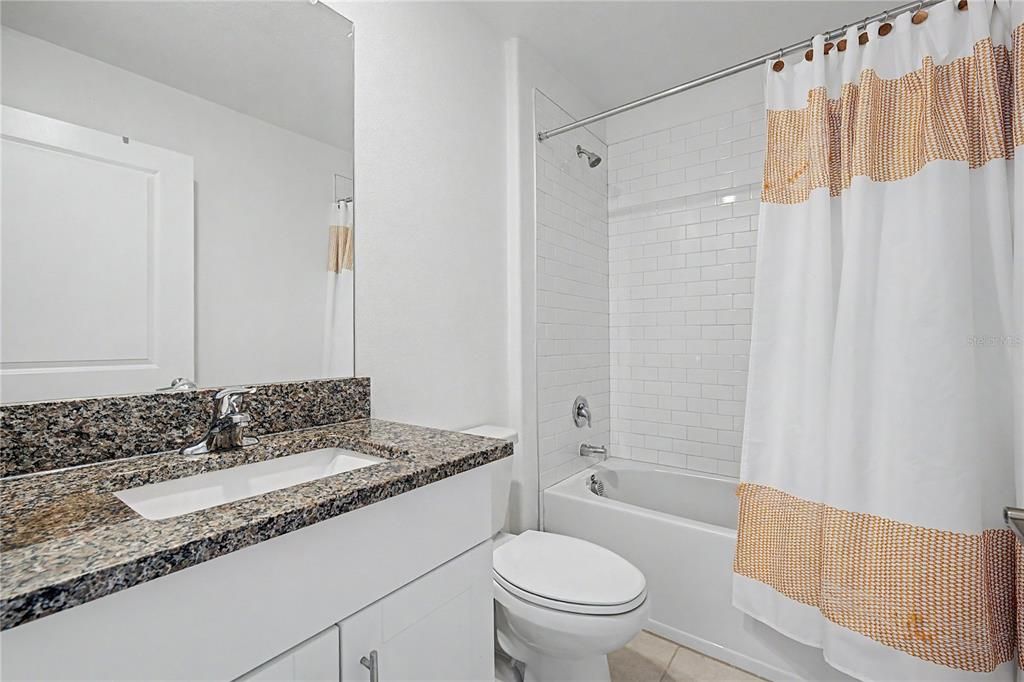 En Venta: $350,000 (4 camas, 2 baños, 2073 Pies cuadrados)