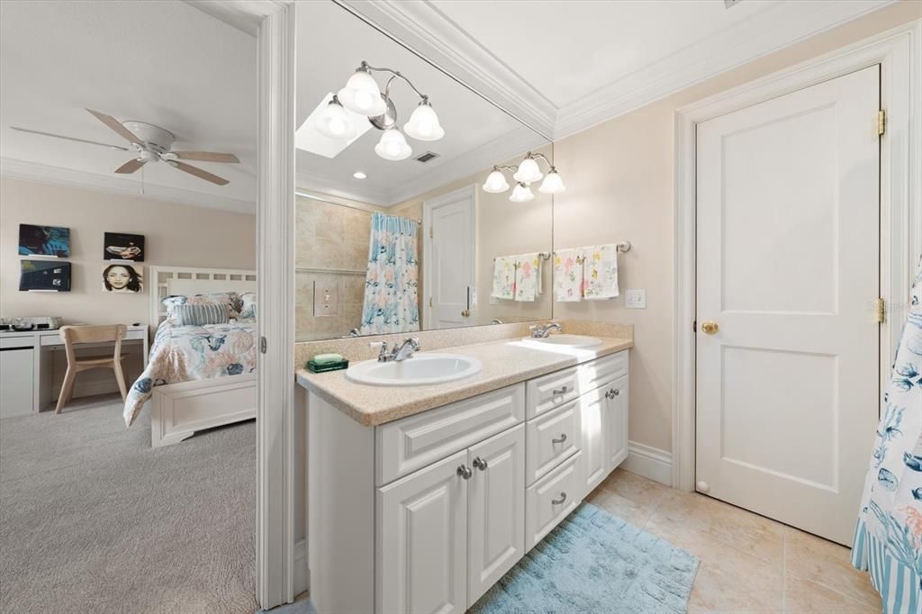 For Sale: $2,999,000 (4 beds, 3 baths, 3590 Square Feet)