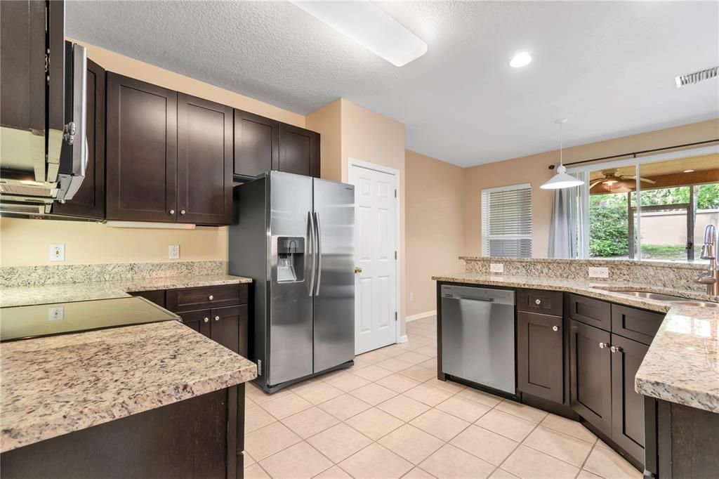 For Rent: $3,000 (3 beds, 2 baths, 1985 Square Feet)