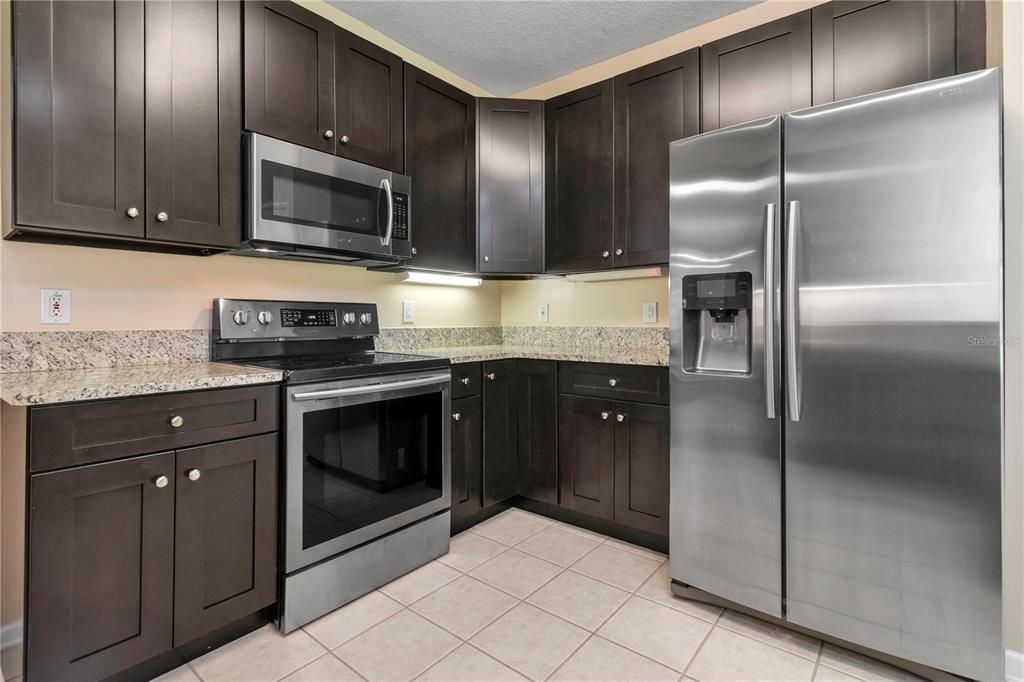 For Rent: $3,000 (3 beds, 2 baths, 1985 Square Feet)