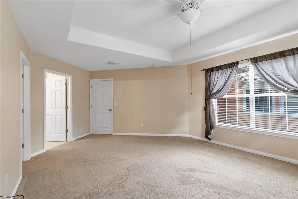 For Rent: $3,000 (3 beds, 2 baths, 1985 Square Feet)