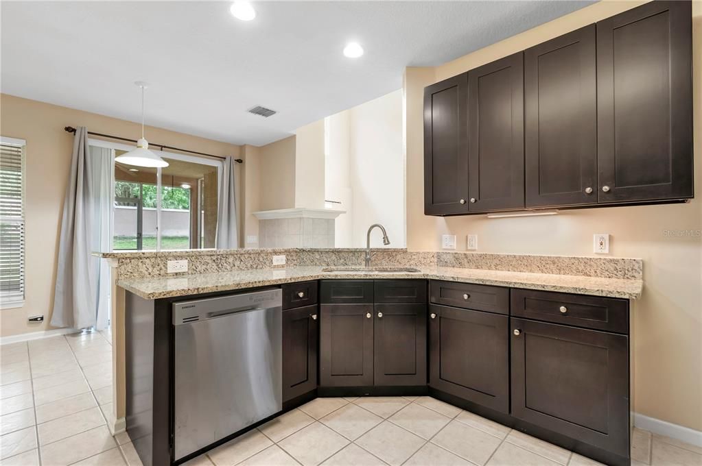 For Rent: $3,000 (3 beds, 2 baths, 1985 Square Feet)