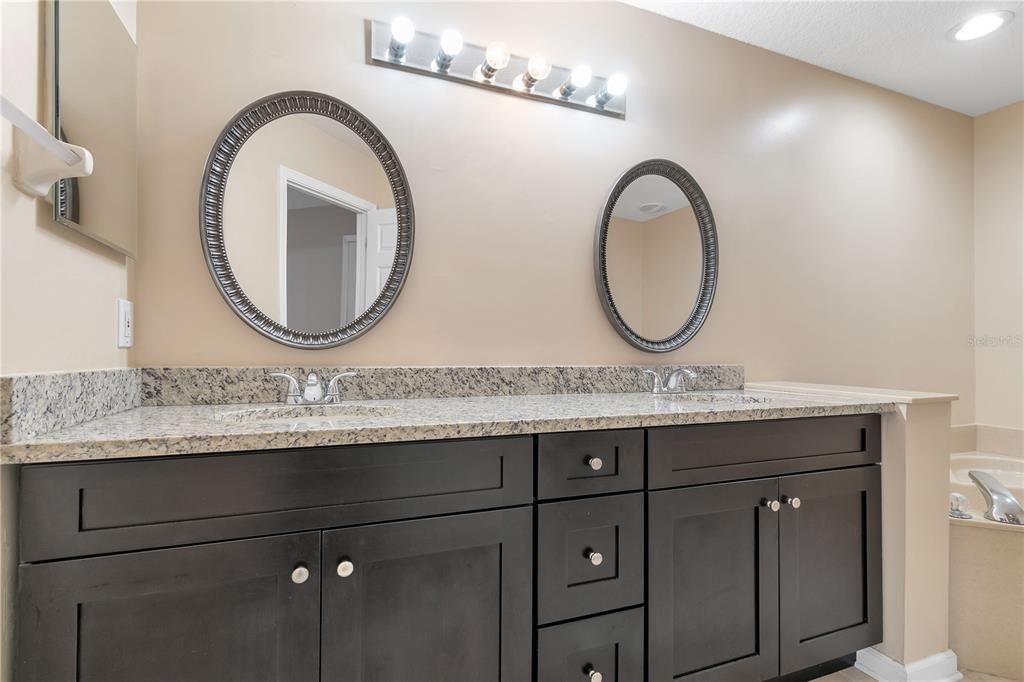 For Rent: $3,000 (3 beds, 2 baths, 1985 Square Feet)