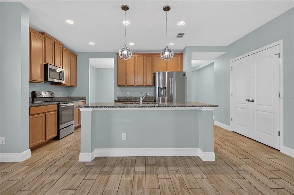 En Venta: $379,900 (3 camas, 2 baños, 1717 Pies cuadrados)