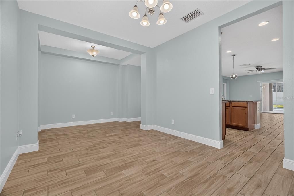 En Venta: $379,900 (3 camas, 2 baños, 1717 Pies cuadrados)