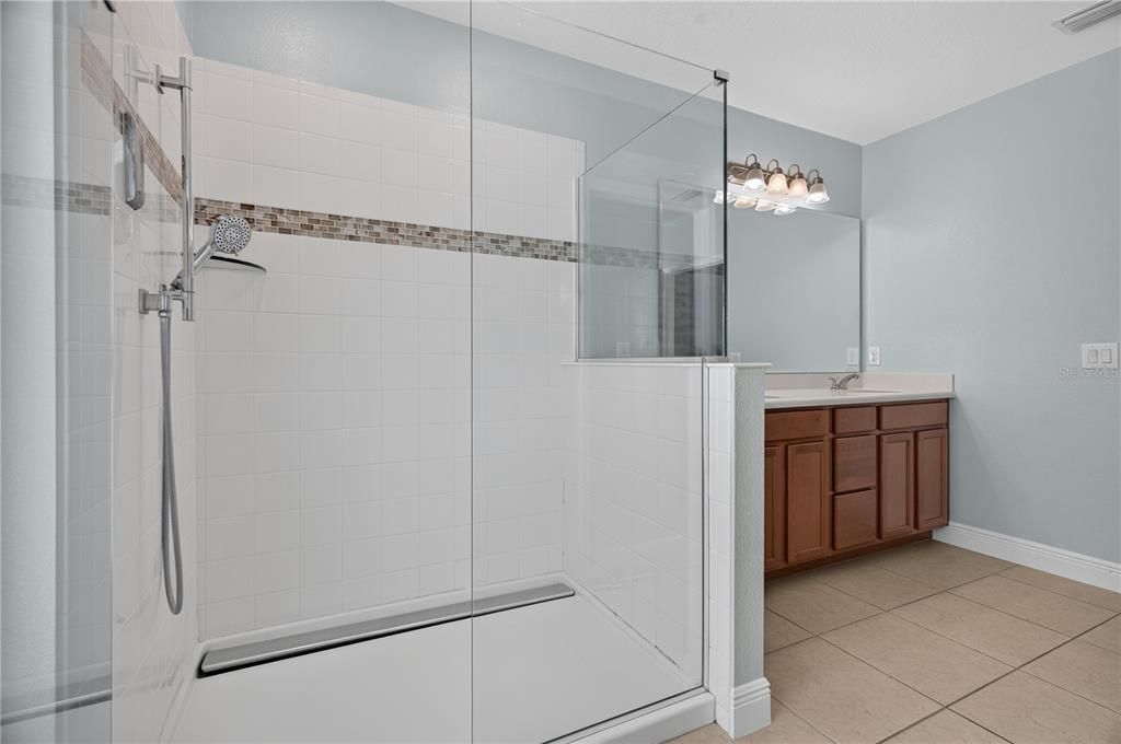 En Venta: $379,900 (3 camas, 2 baños, 1717 Pies cuadrados)