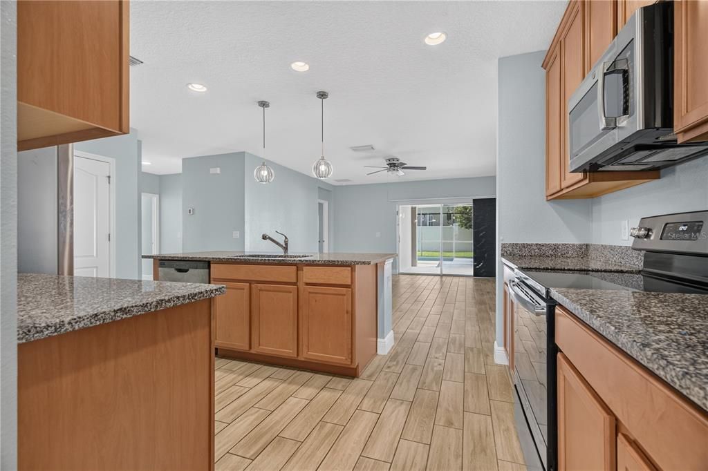 En Venta: $379,900 (3 camas, 2 baños, 1717 Pies cuadrados)