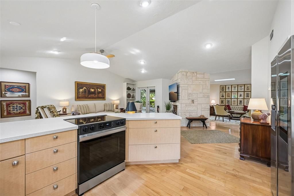 For Sale: $690,000 (2 beds, 2 baths, 2051 Square Feet)