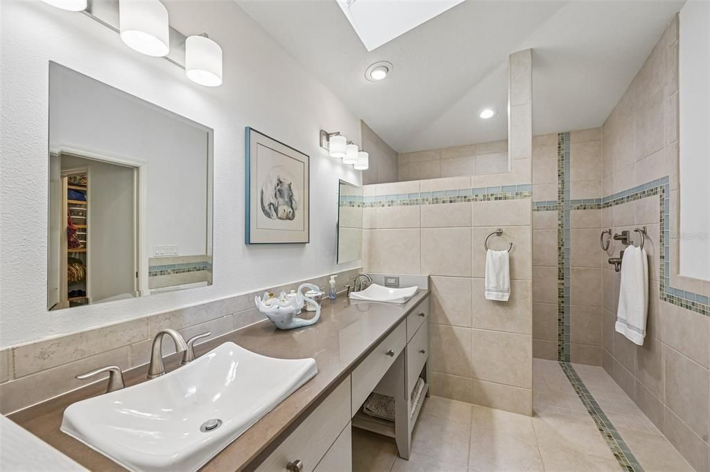 For Sale: $690,000 (2 beds, 2 baths, 2051 Square Feet)
