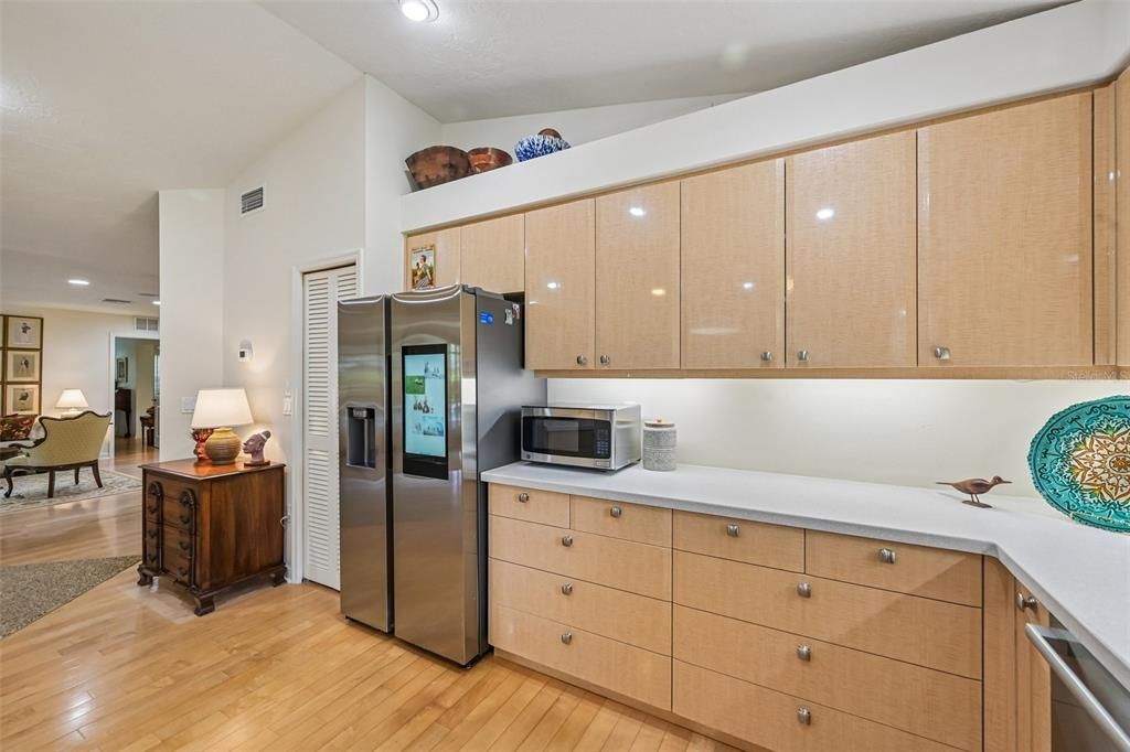For Sale: $690,000 (2 beds, 2 baths, 2051 Square Feet)