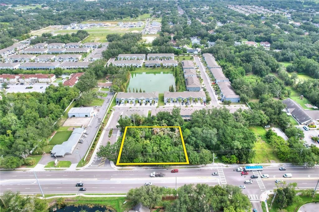 En Venta: $425,000 (0.74 acres)