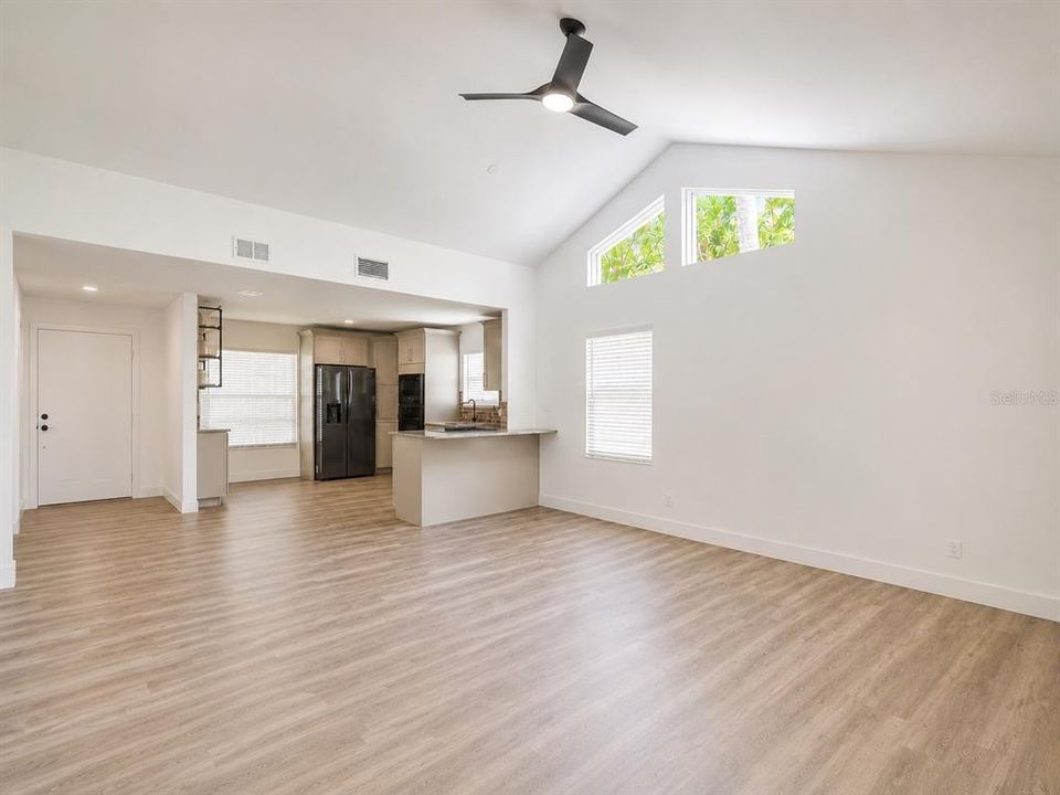 En Venta: $249,900 (2 camas, 2 baños, 1074 Pies cuadrados)