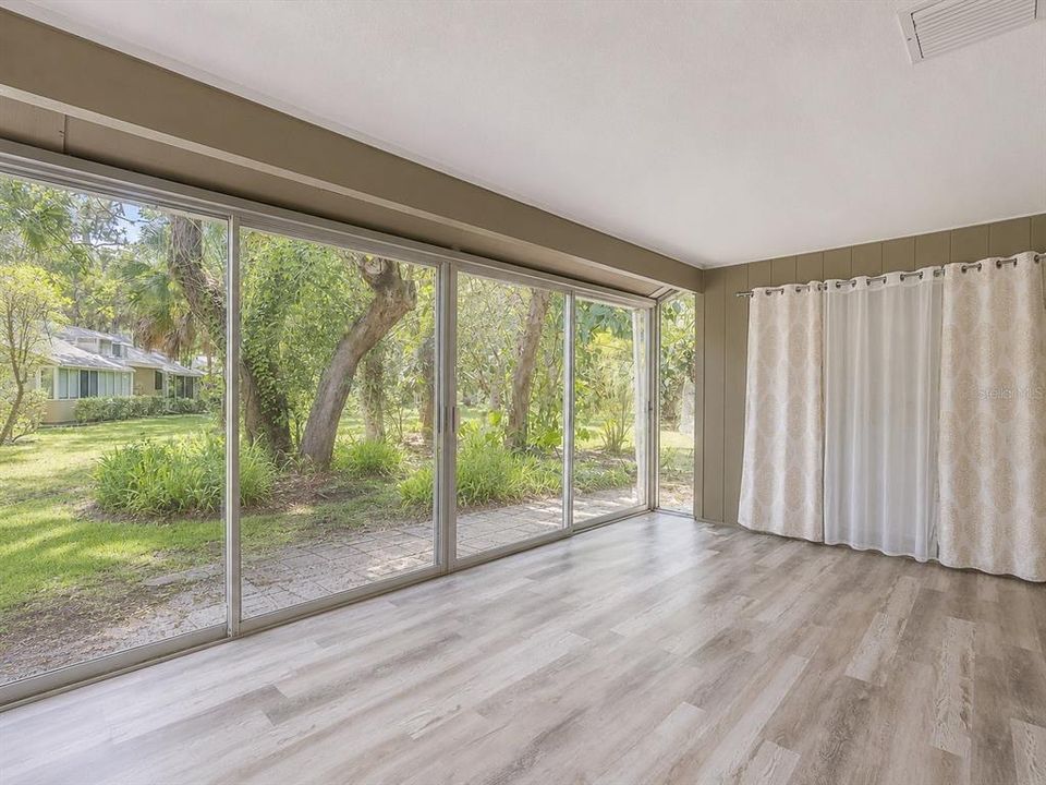 En Venta: $249,900 (2 camas, 2 baños, 1074 Pies cuadrados)