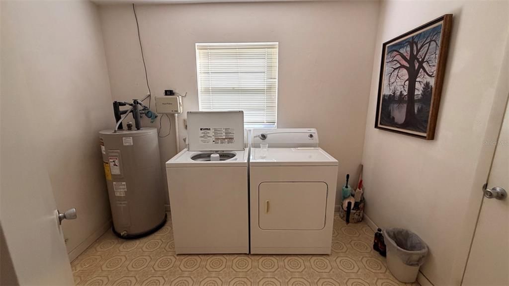 For Sale: $150,000 (2 beds, 2 baths, 1626 Square Feet)