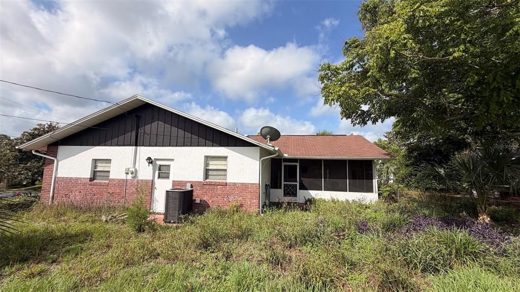 For Sale: $150,000 (2 beds, 2 baths, 1626 Square Feet)